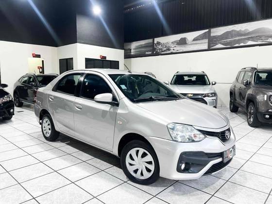 TOYOTA ETIOS 2018