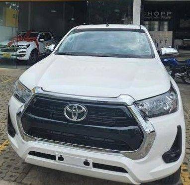 TOYOTA HILUX 2025