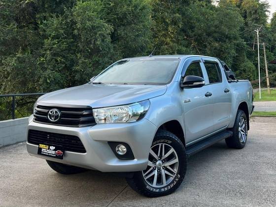 TOYOTA HILUX 2017