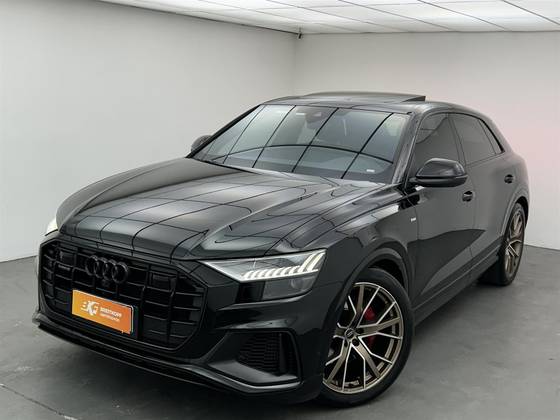 AUDI Q8 2023