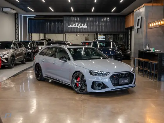 AUDI RS4 2021