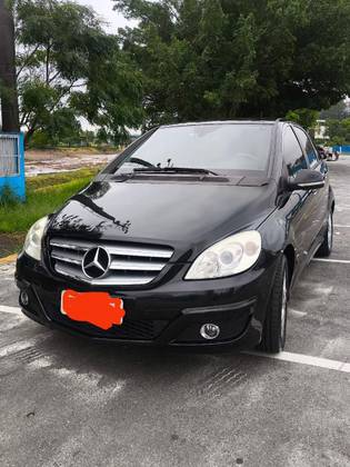 MERCEDES-BENZ B 180 2011