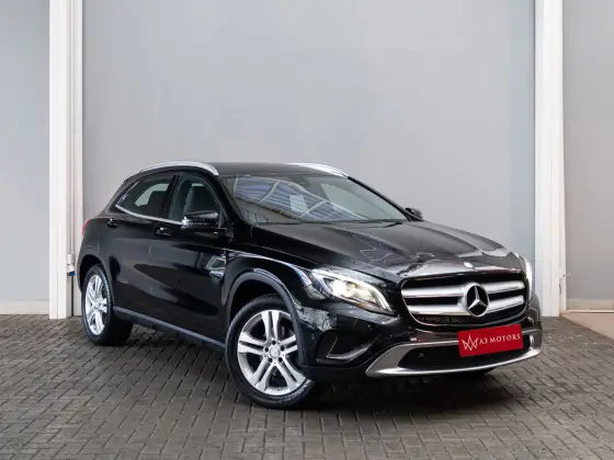 MERCEDES-BENZ GLA 200 2017