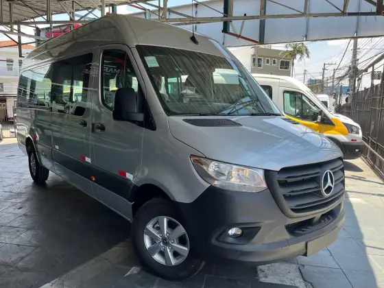 MERCEDES-BENZ SPRINTER 2025