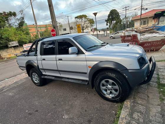 MITSUBISHI L200 2011