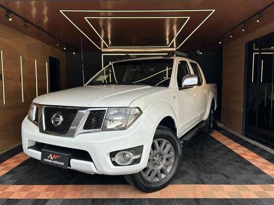 NISSAN FRONTIER 2014