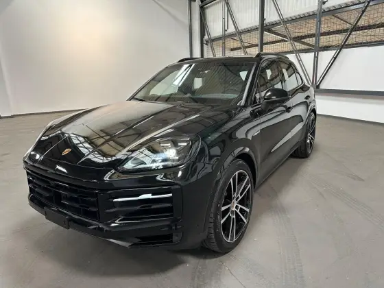 PORSCHE CAYENNE 2025