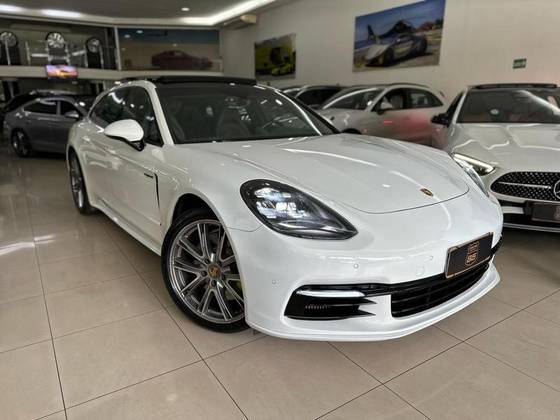 PORSCHE PANAMERA 2018