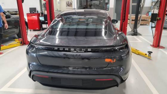 PORSCHE TAYCAN 2022