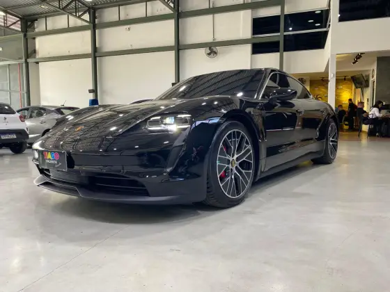 PORSCHE TAYCAN 2021