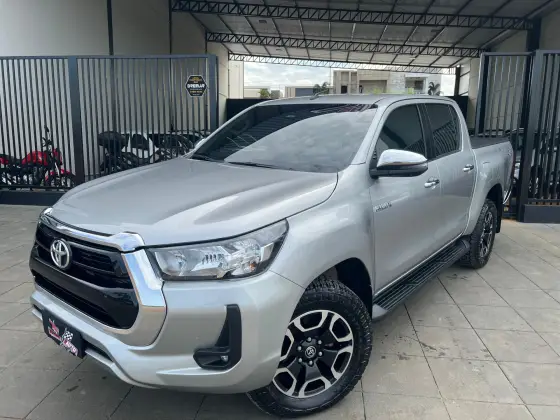 TOYOTA HILUX 2022