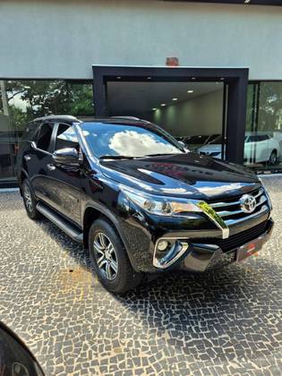 TOYOTA HILUX SW4 2019