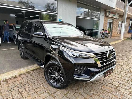 TOYOTA HILUX SW4 2021