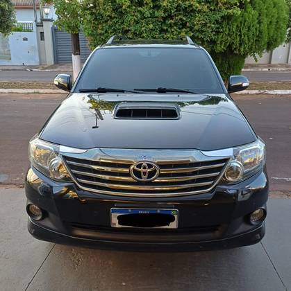 TOYOTA HILUX SW4 2012