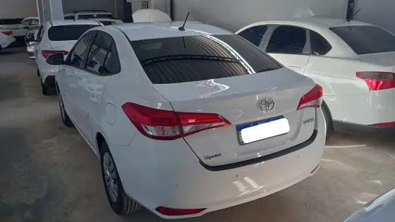 TOYOTA YARIS 2021