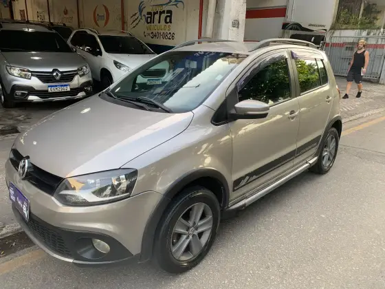 VOLKSWAGEN CROSSFOX 2012