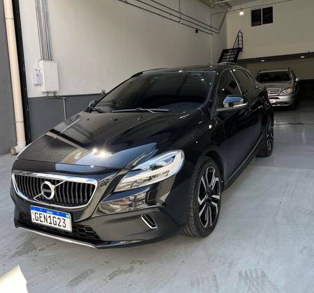 VOLVO V40 2018