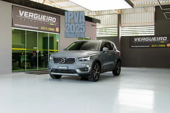 VOLVO XC40 2022
