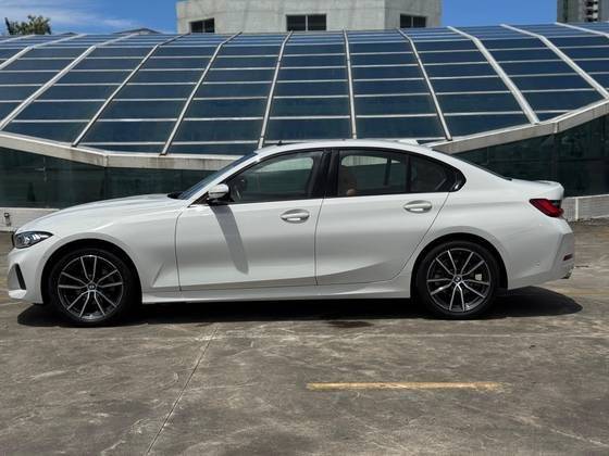 BMW 320i 2023