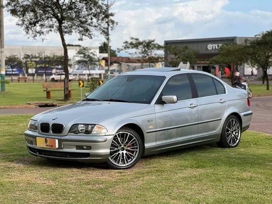 BMW 328i 2000