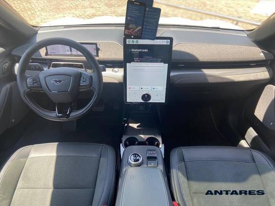 FORD MUSTANG MACH-e 2023