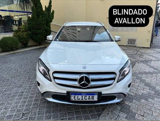 MERCEDES-BENZ GLA 200 2017