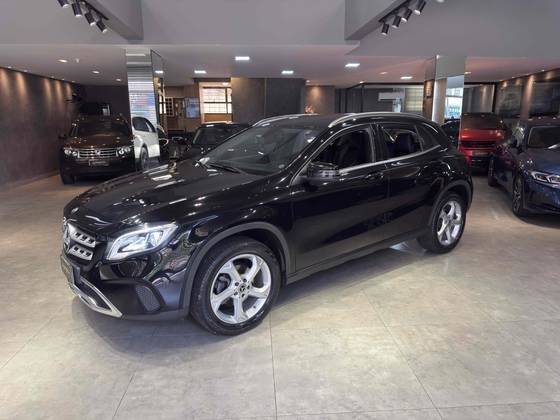 MERCEDES-BENZ GLA 200 2019
