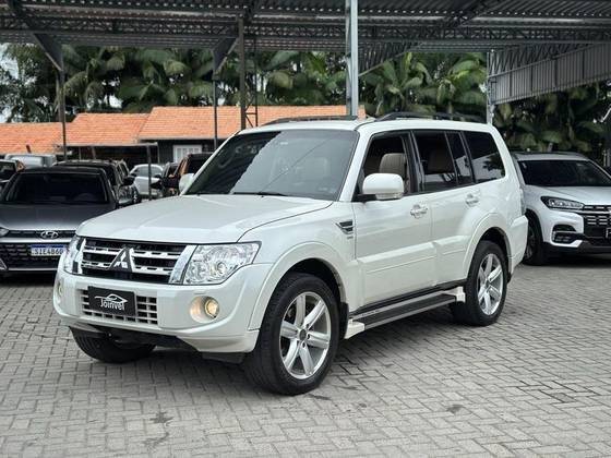 MITSUBISHI PAJERO FULL 2014