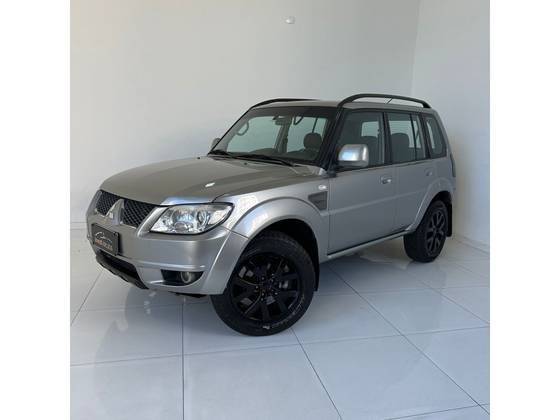 MITSUBISHI PAJERO TR4 2013