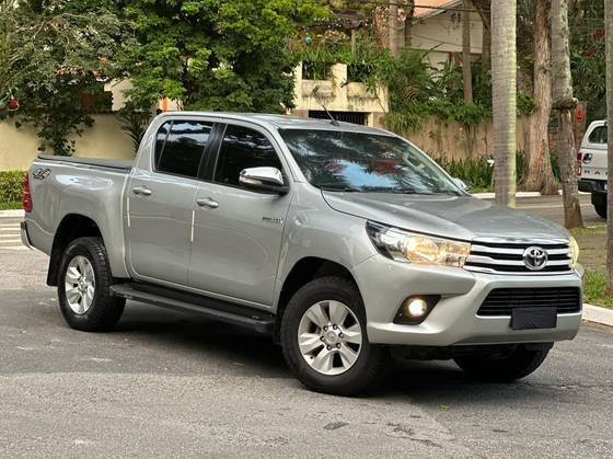 TOYOTA HILUX 2017