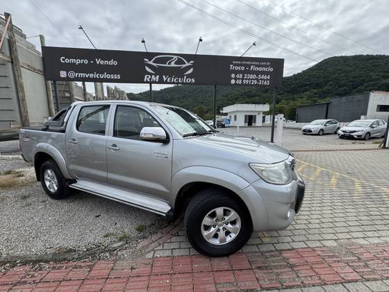 TOYOTA HILUX 2015