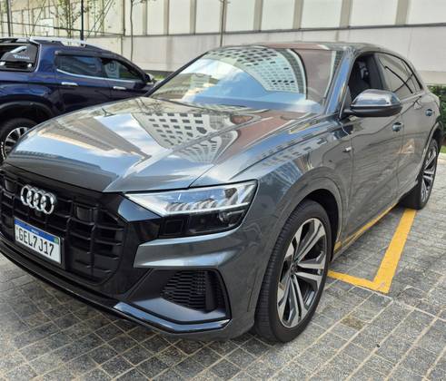 AUDI Q8 2022