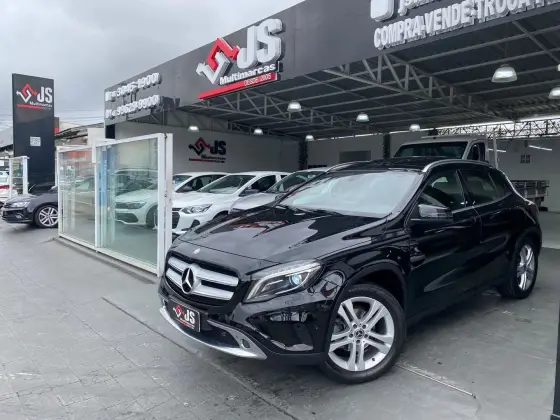 MERCEDES-BENZ GLA 200 2016