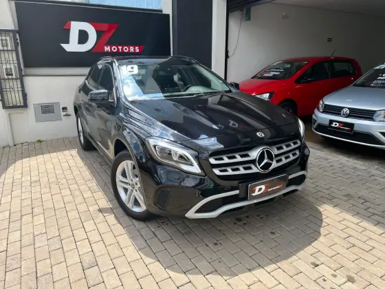 MERCEDES-BENZ GLA 200 2019