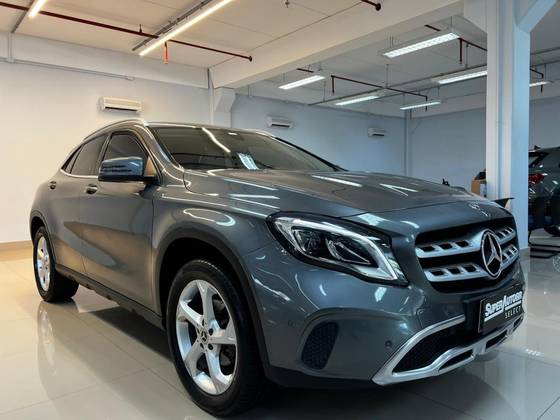 MERCEDES-BENZ GLA 200 2019