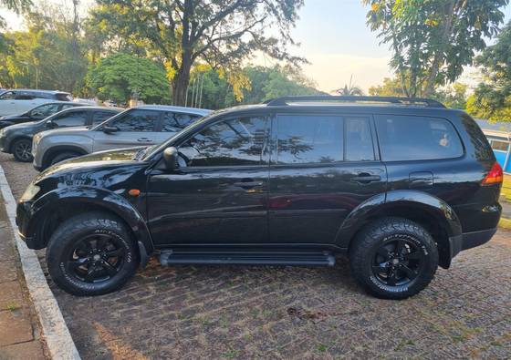 MITSUBISHI PAJERO DAKAR 2013