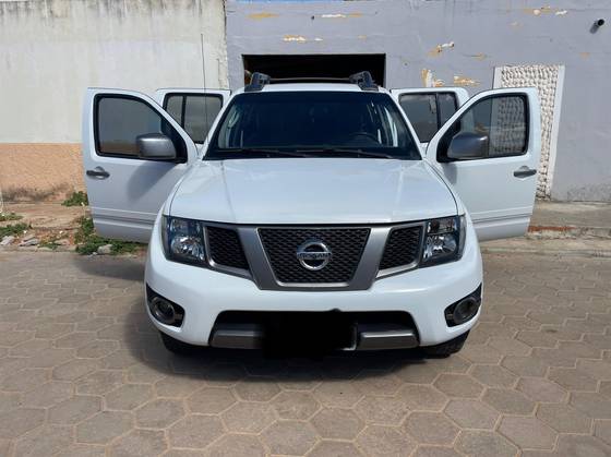 NISSAN FRONTIER 2016