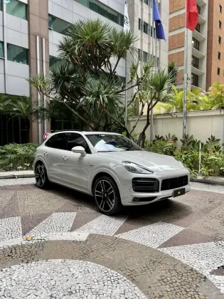 PORSCHE CAYENNE 2023