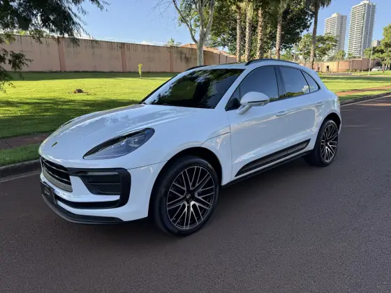 PORSCHE MACAN 2024