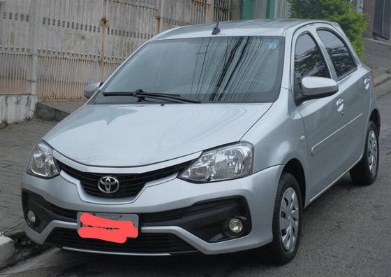 TOYOTA ETIOS 2018