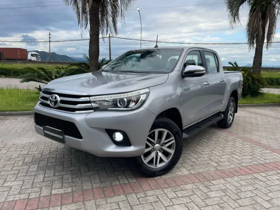 TOYOTA HILUX 2017