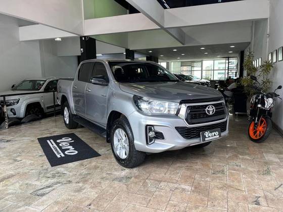 TOYOTA HILUX 2020