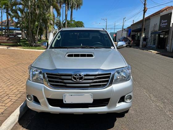 TOYOTA HILUX 2012
