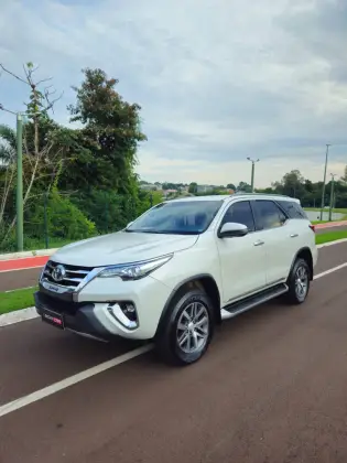 TOYOTA HILUX SW4 2020