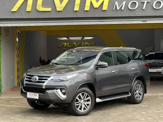 TOYOTA HILUX SW4 2019