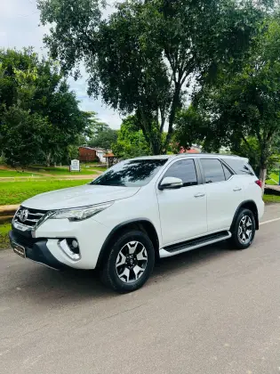 TOYOTA HILUX SW4 2016