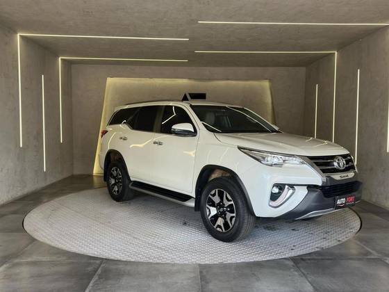 TOYOTA HILUX SW4 2020