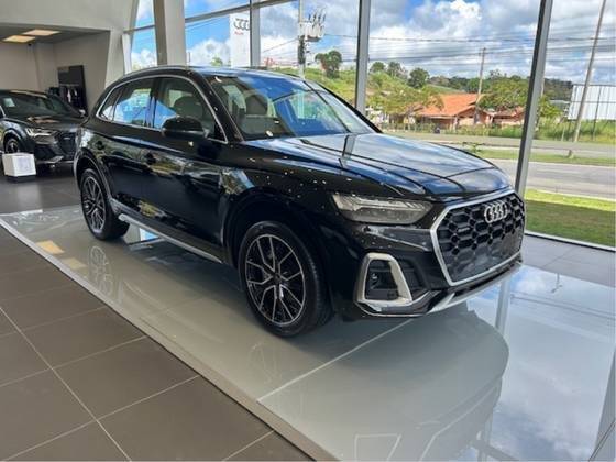 AUDI Q5 2025