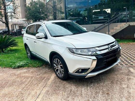 MITSUBISHI OUTLANDER 2016