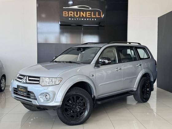 MITSUBISHI PAJERO DAKAR 2015